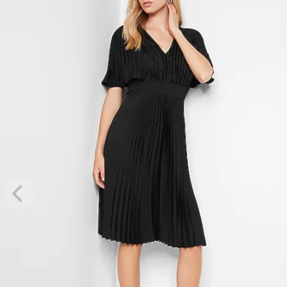 Express Dress Womens Medium Pleated Smocked Fit Flare Midi Flutter Sleeve Black